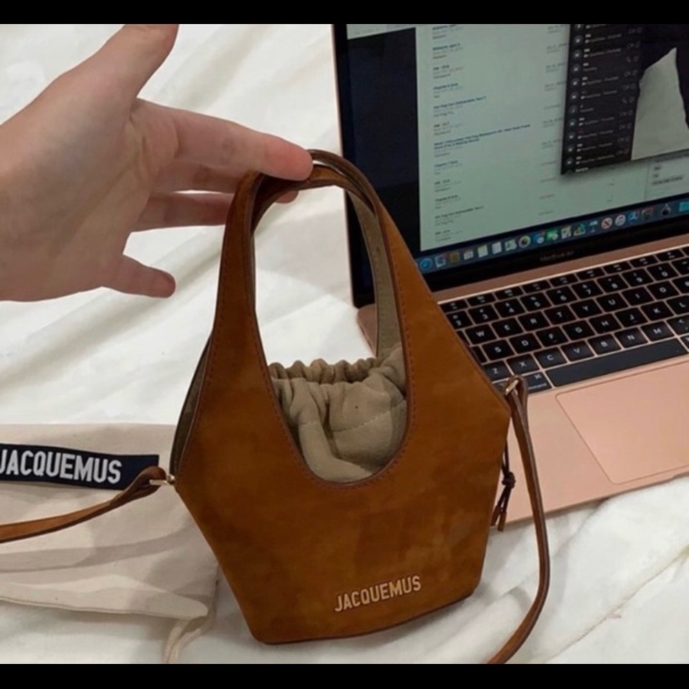 Jacquemus la cariño brown bucket bag